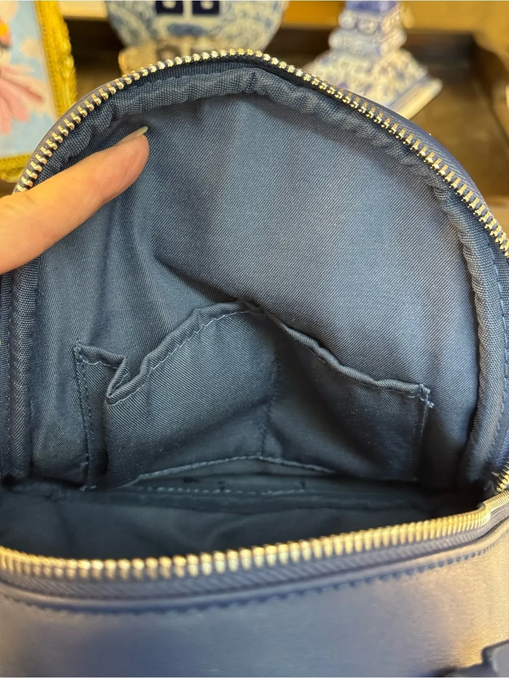 💙🩷NWT STEVE MADDEN EMBOSSED MINI BACKPACK DONE IN NAVY WITH SILVER HARDWARE!